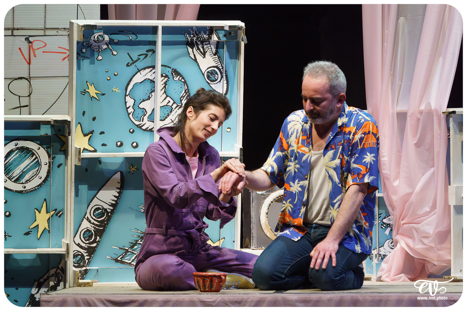 TMTPHOTO 2025.03.05 DERRIERE LE HUBLOT SE CACHE PARFOIS DU LINGE (LES FILLES DE SIMONE) 042